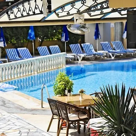 H.m.a. & Hotel 3*